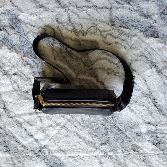 Calvin Klein Bella Crossbody - Picture 10 of 12